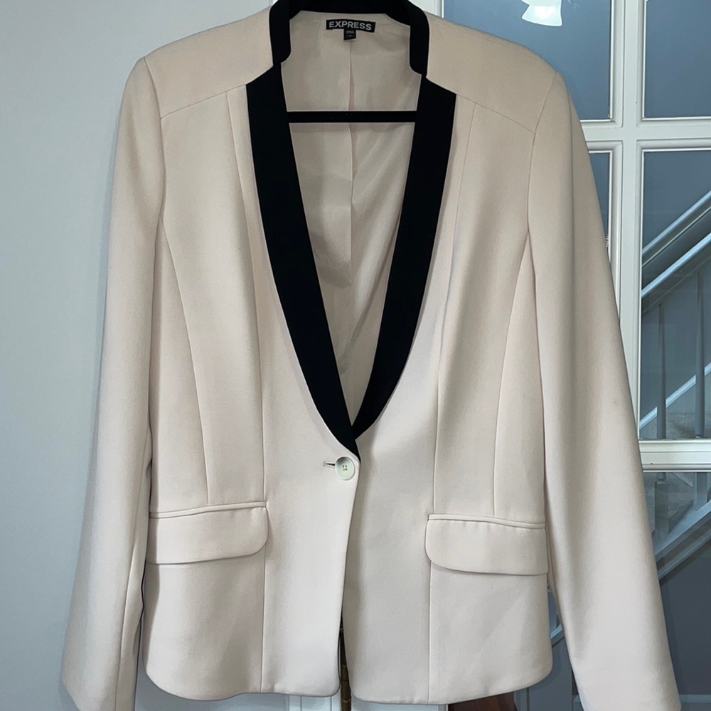 Women’s Blazer